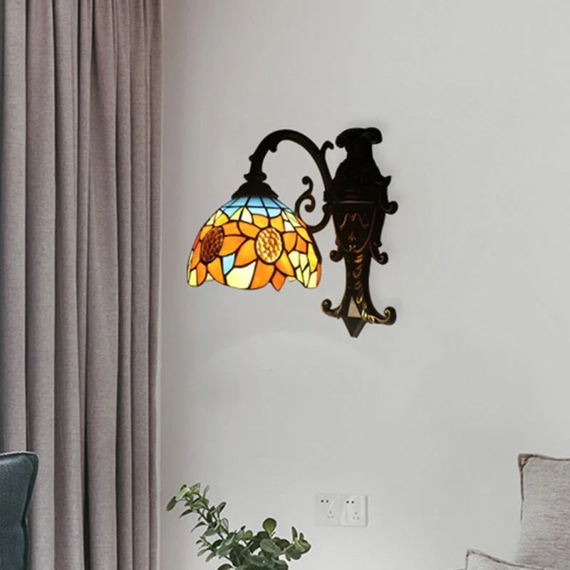 Elegante Wandlampe mit Tiffany-Sonnenblumen-Motiv in Orange