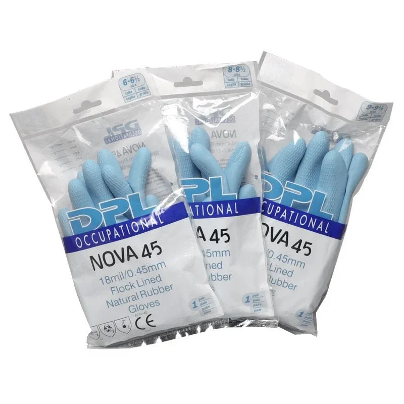 Ausgestellt sind drei Packungen Abena Re-Seller GmbH Haushaltshandschuhe Latex, Blau. Jede Packung enthält ein Paar beflockte Naturkautschukhandschuhe in Klarsichtverpackung - ideal als Reinigungshandschuhe für verschiedene Aufgaben.