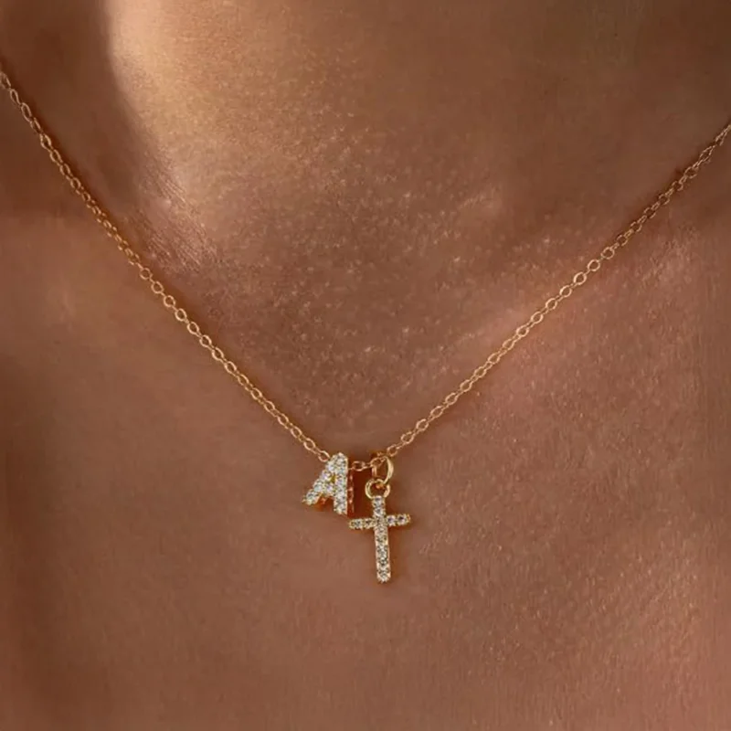 Karnz | Zarte Diamant Initial & Kreuz Halskette