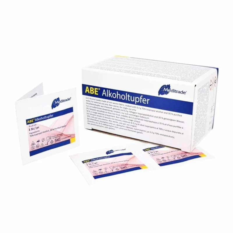 Eine Schachtel (100 Stück) Meditrade Alkoholtupfer 30 x 30 mm, zweilagig weißer Vliesstoff von MaiMed GmbH zur Hautreinigung und Desinfektion. Produktetiketten und -text sind in deutscher Sprache.