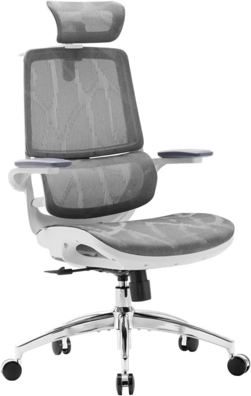 Ergonomischer Bürostuhl mit hochklappbaren Armlehnen