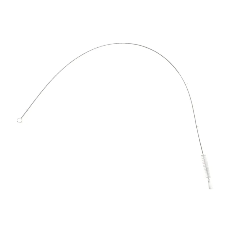 Die Haug Schlauchbürste Nylon 6.0 Transparent verfügt über einen flexiblen, dünnen Draht mit einem kleinen Schlaufengriff an einem Ende und weißen Nylonborsten am anderen Ende. Der leicht gebogene Draht entspricht den HACCP-Hygienestandards und eignet sich daher ideal für die Reinigung von Rohrleitungen. Dieses Produkt von Haug Bürsten KG misst 1200 x ø15 mm und wird in einer Packung zu einem Stück geliefert.