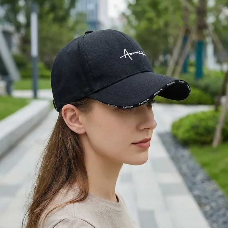 Damen Baseballkappe mit gesticktem Schriftzug und verstellbarem Riemen