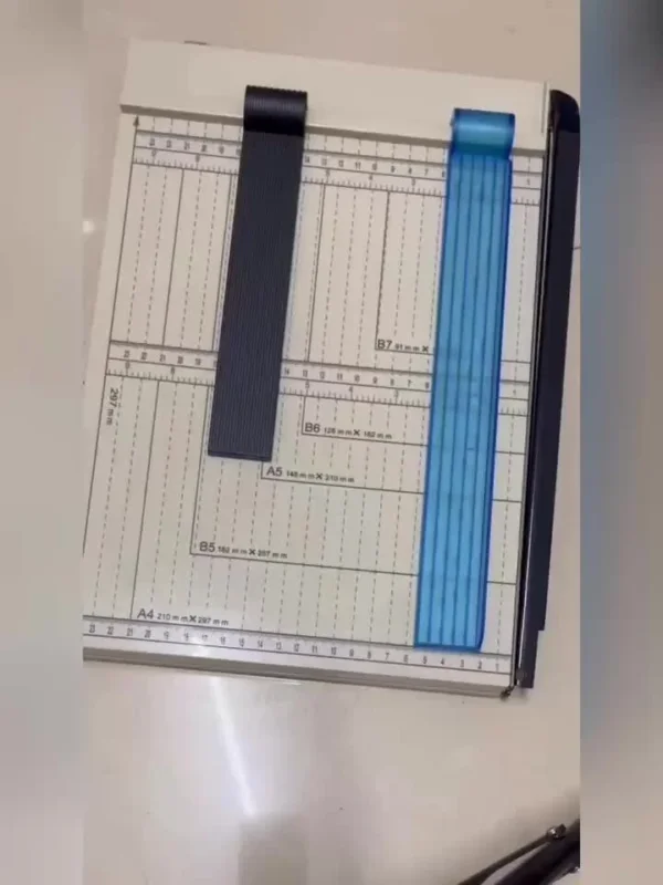 Handbetriebene Papierschneider A4 – Präzise und Robust