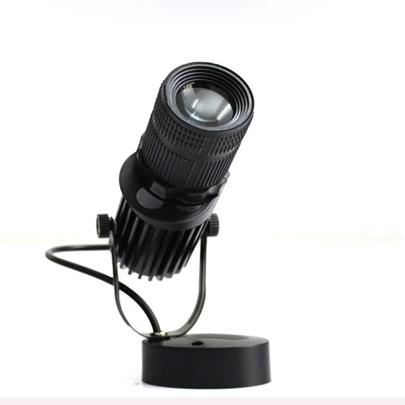 Verstellbarer LED-Deckenstrahler aus Aluminium